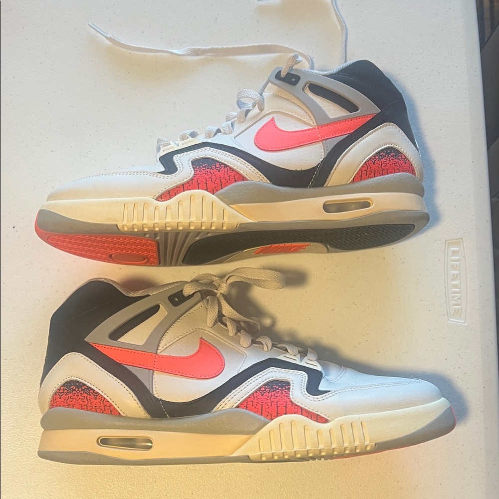 Nike Air Tech Challenge 2 ( Men Sz 12.5)